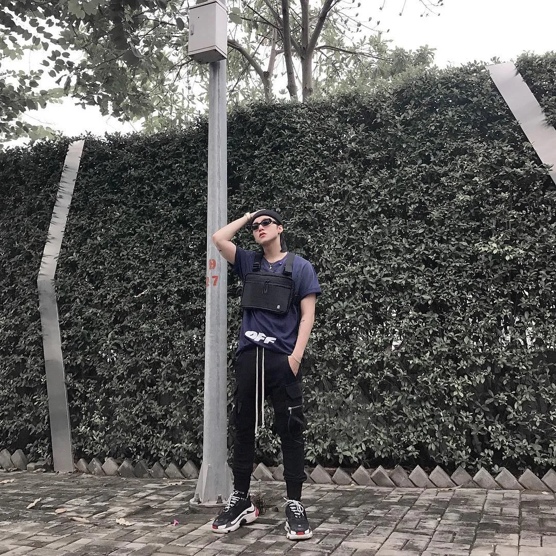 Danh sách thời trang sao nam của ELLE Man gọi tên Sơn Tùng với out fit cực chất. Ảnh: https://www.instagram.com/p/BnbFLnQlQcq/?taken-by=sontungmtp