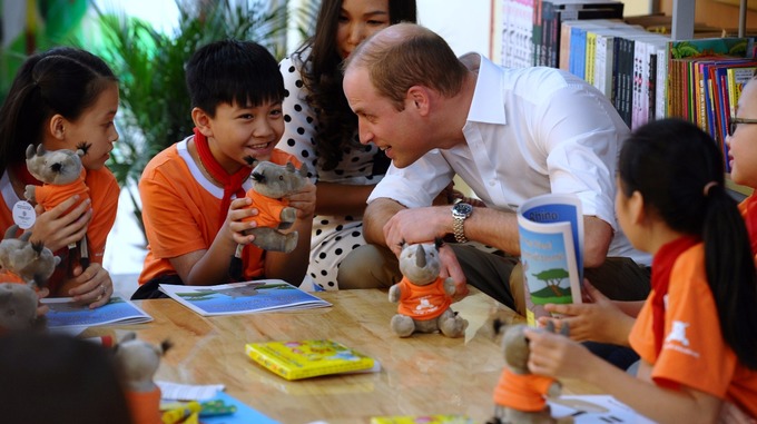 Đọc truyện Im A Little Rhino và trao đổi bài học với các em sau câu truyện.