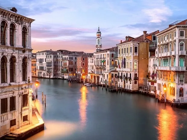 Dường như thành phố Venice được sinh ra chỉ để kể những câu chuyện tình. Ảnh: Zing