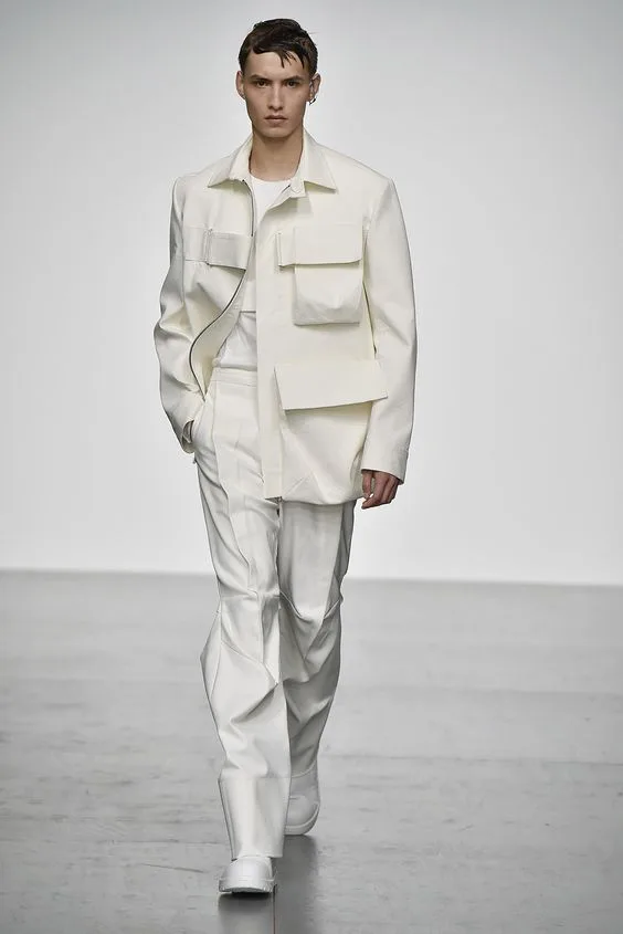 phoi do voi mau trang - smart casual - WWD