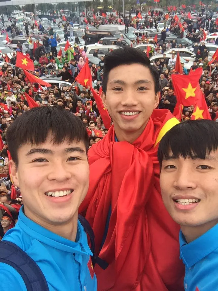 doi tuyen u23 viet nam - elle man 1