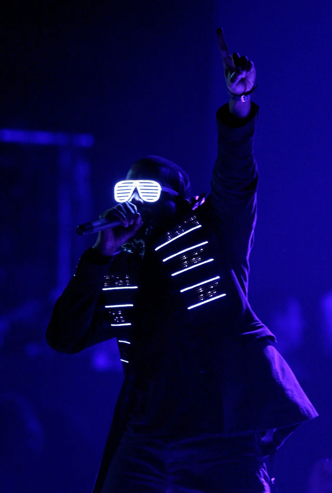 ntk matthew williams_kanye west tai grammy voi ao khoat do matthew thiet ke