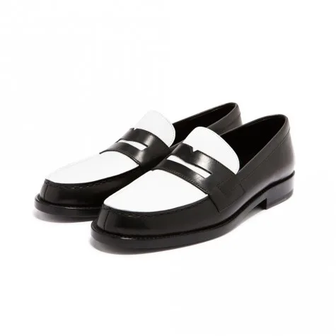 Penny Loafer là kiểu dáng quen thuộc