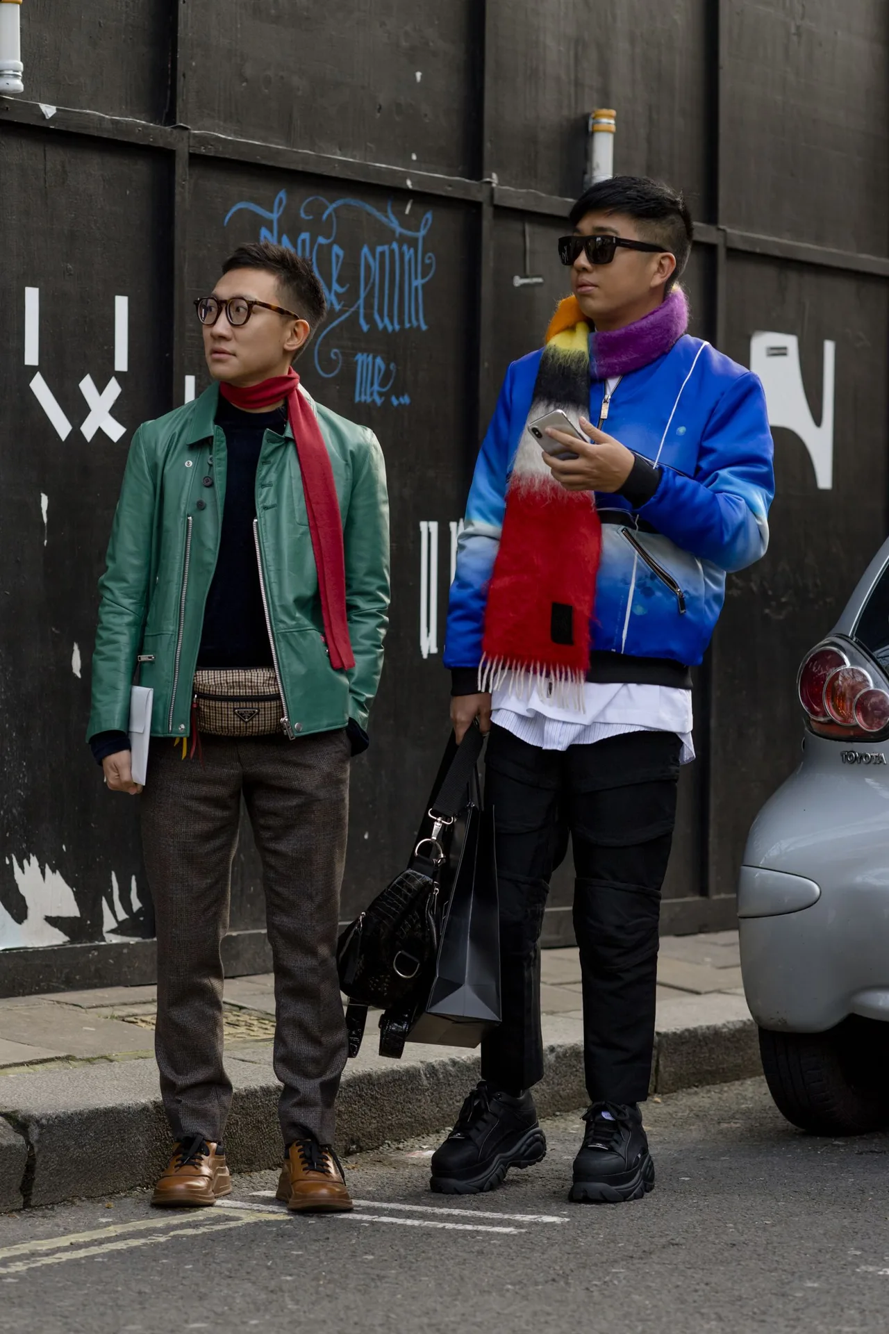 phong-cach-duong-pho-london-tai-tuan-le-thoi-trang-nam-thu-dong-2018-33-elleman