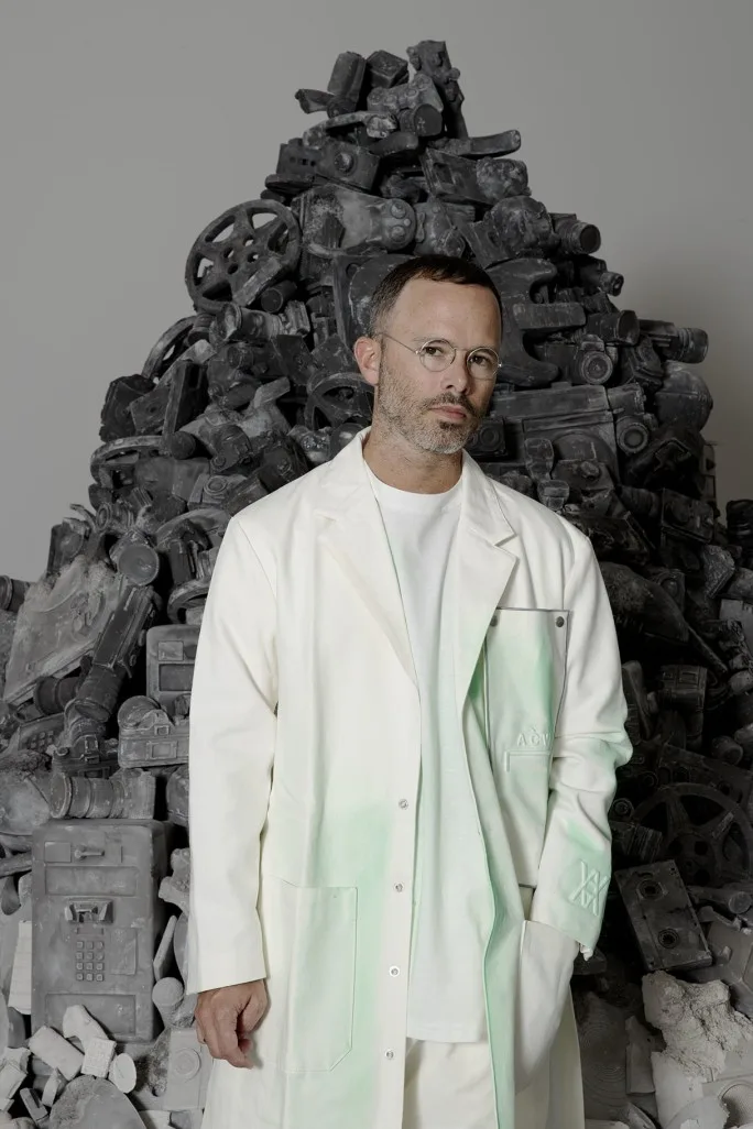 0-daniel-arsham-elleman
