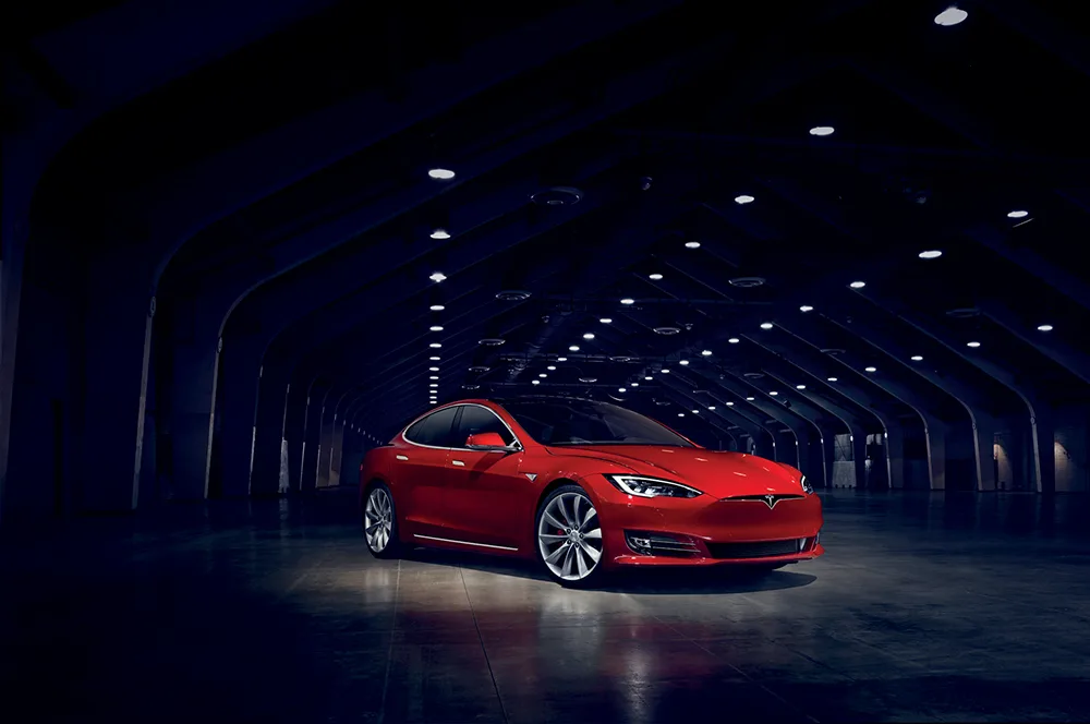 thi truong xe hoi Tesal model S - elle man 1