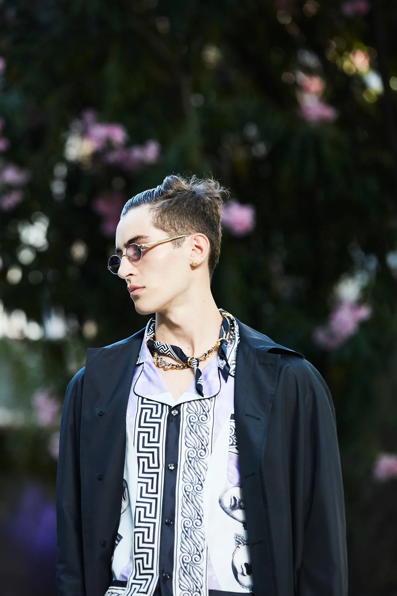 Hoạ tiết chìa khoá cổ điển của Versace