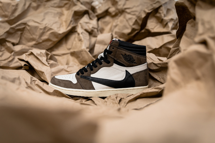 Travis Scott x Air Jordan 1 “Cactus Jack” 1-thiet ke giay-elleman-1219