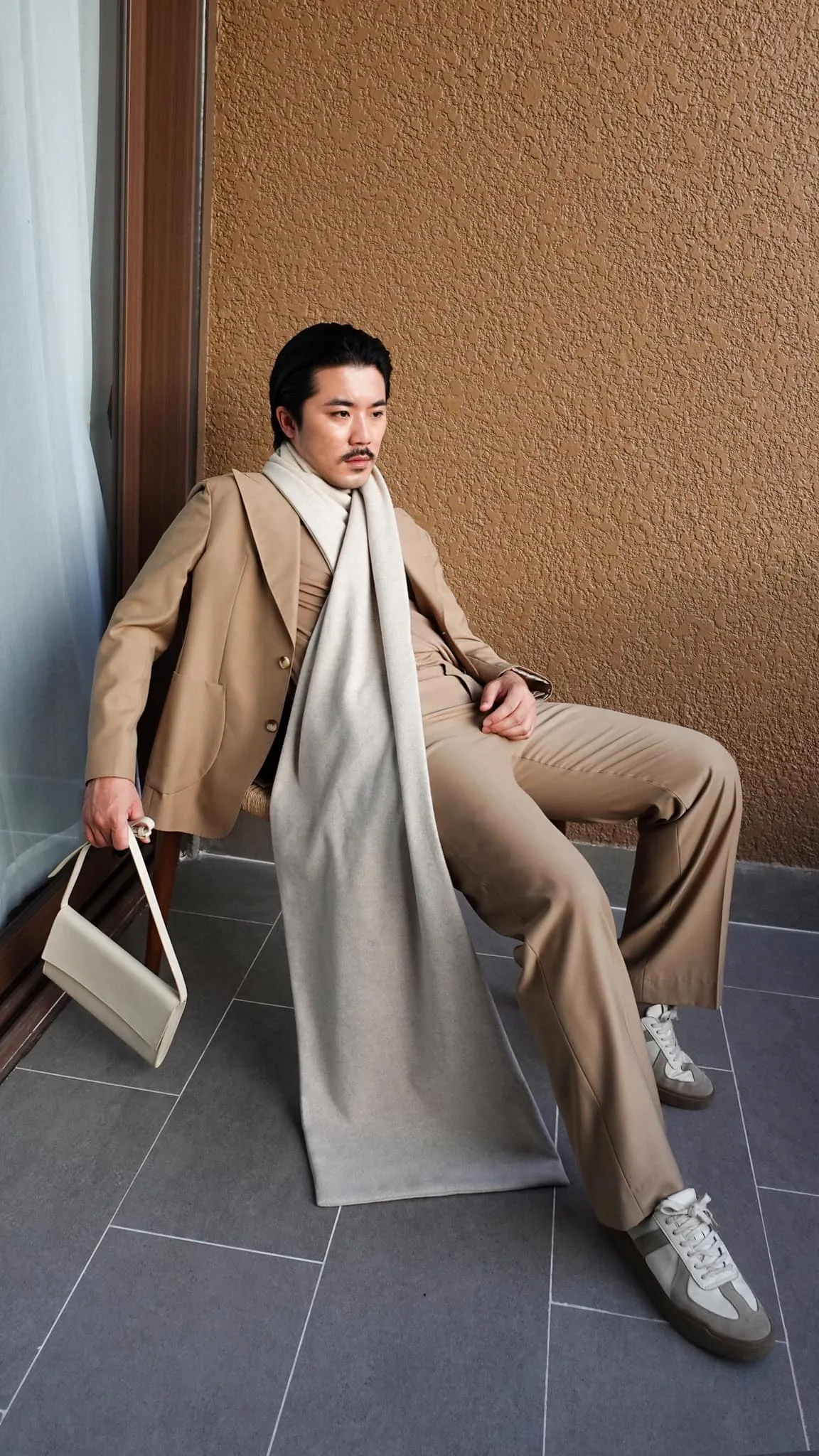 Đức Triệu suit