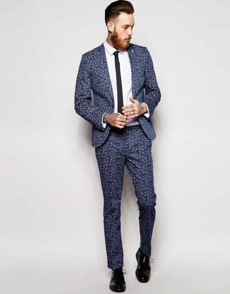 Cách phối đồ đẹp và sành điệu với một bộ suit hoa lịch lãm rất trẻ trung Cách phối đồ đẹp và sành điệu với một bộ suit hoa lịch lãm rất trẻ trung