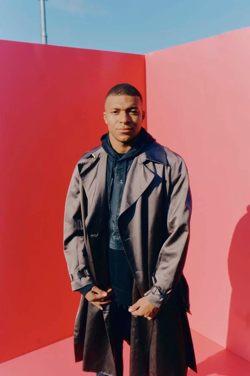 Kylian Mbappe - một ngôi sao trẻ có gu ăn mặc nổi bật tại EURO 2020