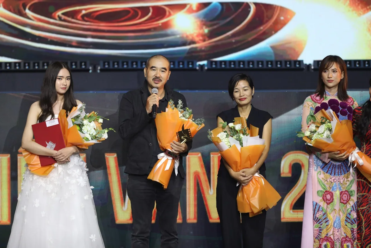 cánh diều vàng 2023