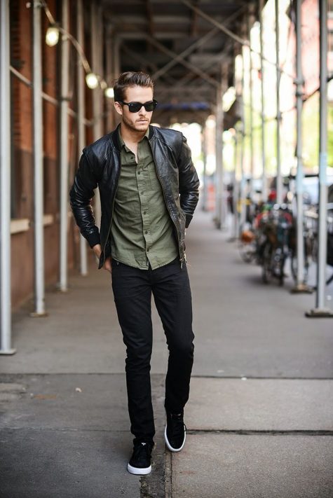 Áo khoác da và quần Jeans nam đen cho ngày trở gió