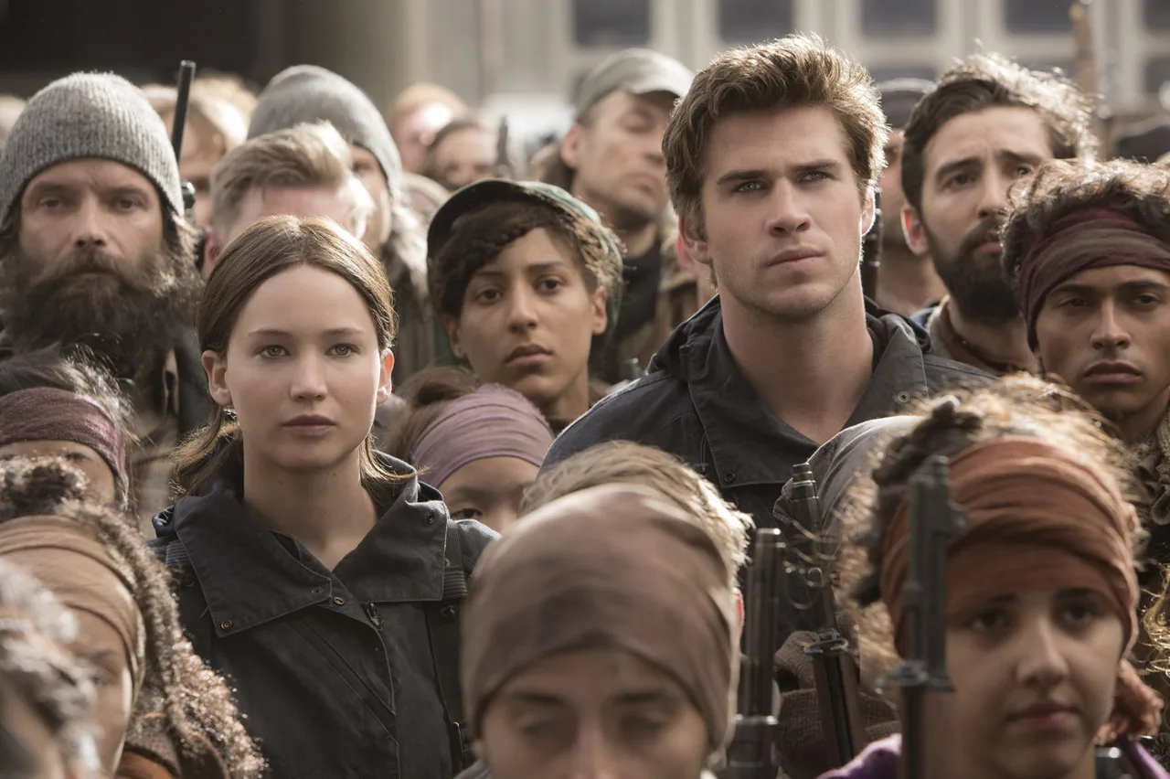 liam-hemsworth-chang-trai-da-than-phan7-elleman