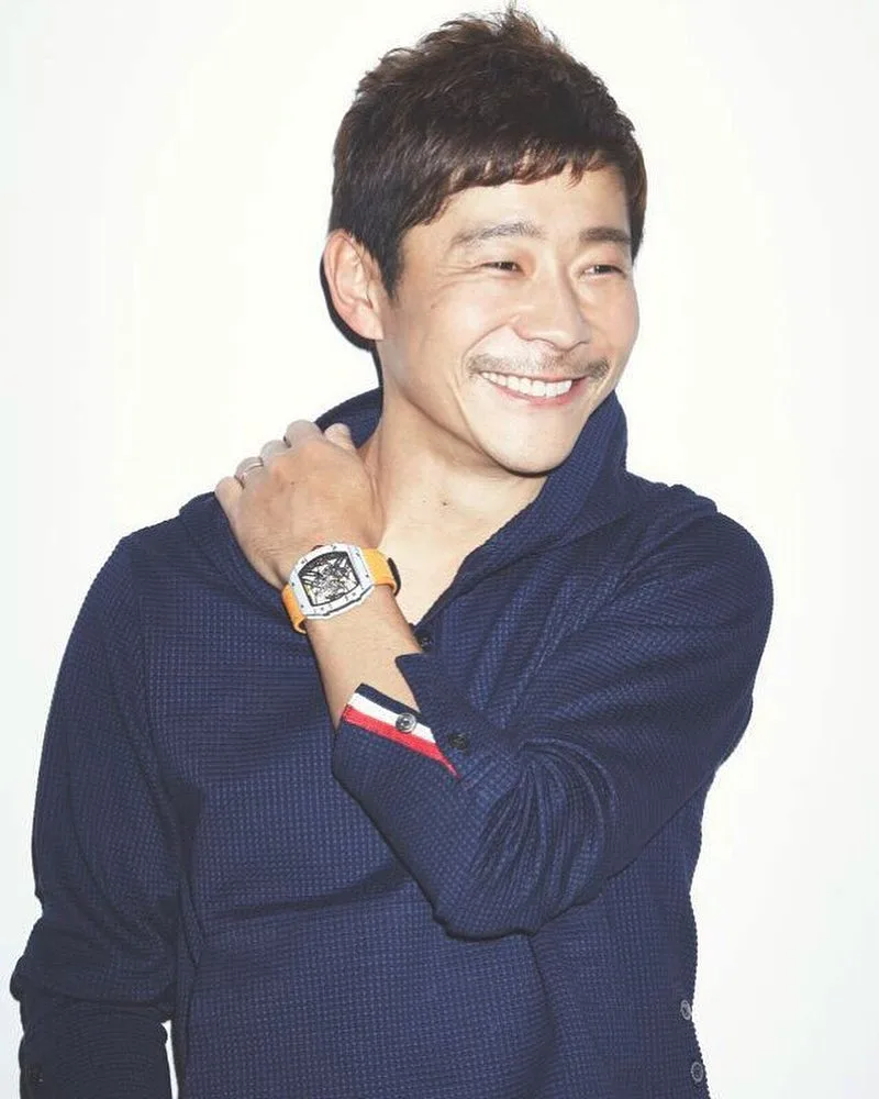 Tỉ phú Yusaku Maezawa