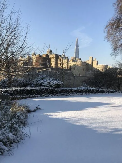 Tháp London nhìn lộng lẫy trong màn tuyết