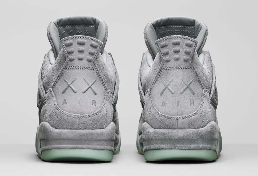 giay the thao - KAWS x Air Jordan IV - elle man 3