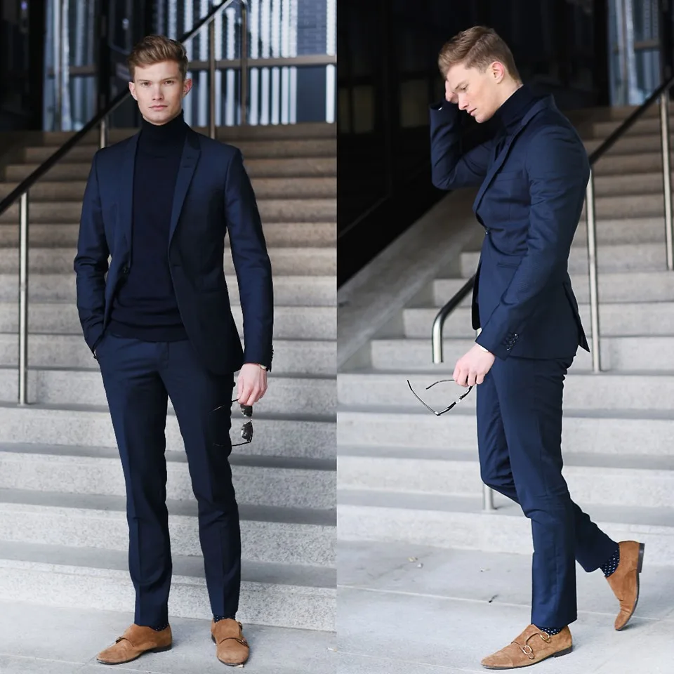 Phối áo len cổ lọ với suit