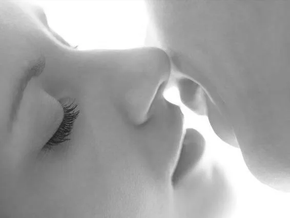 chuyen phong the - elle man 1