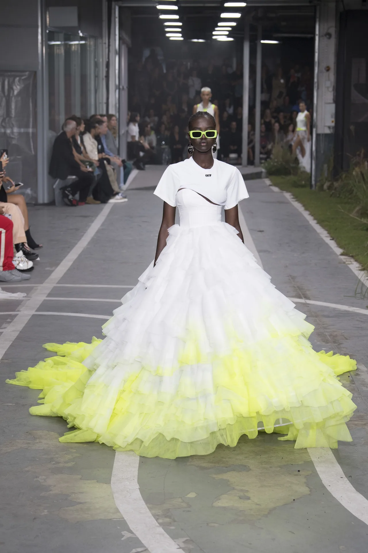 Hình ảnh nổi bật trong bộ sưu tập của Off-White Xuân-Hè 2019. Ảnh: Vogue
