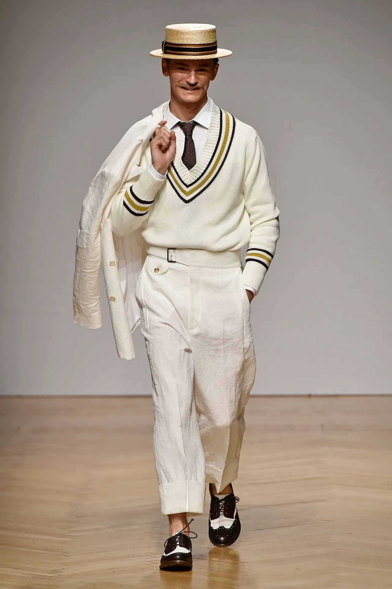 trang-phuc-linen-elle-man-style-calendar-daks-2018ss.jpg