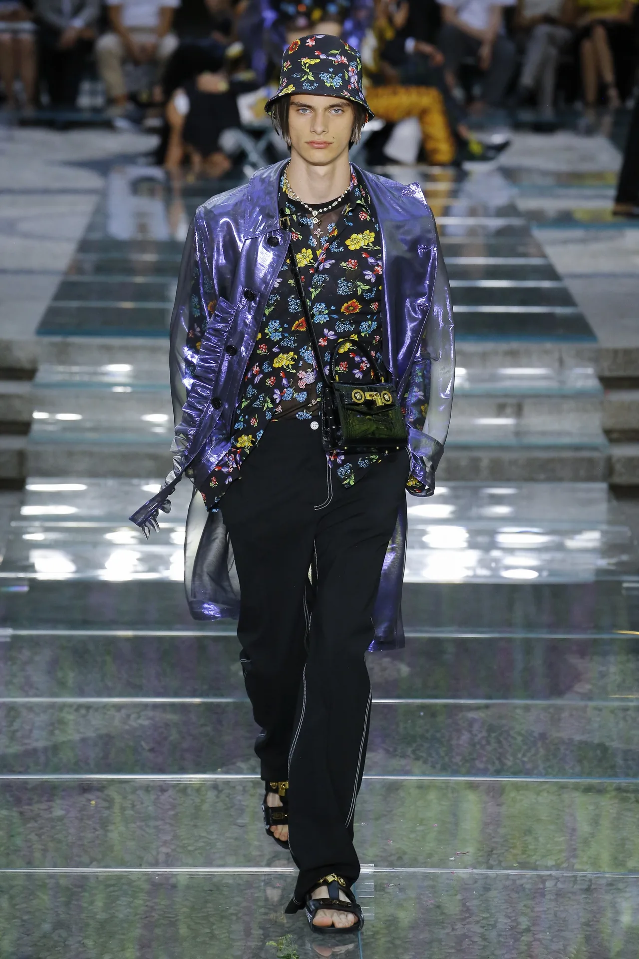 bo suu tap thoi trang - versace - elle man 1