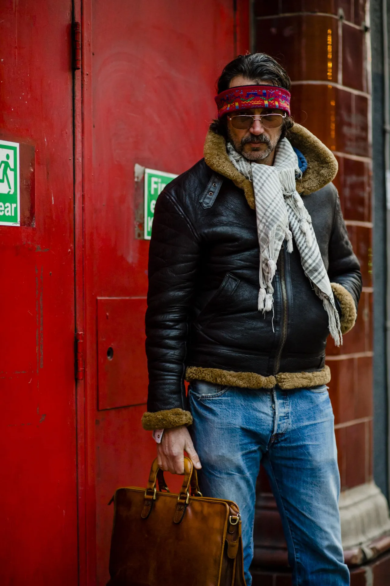 phong-cach-duong-pho-london-tai-tuan-le-thoi-trang-nam-thu-dong-2018-27-elleman