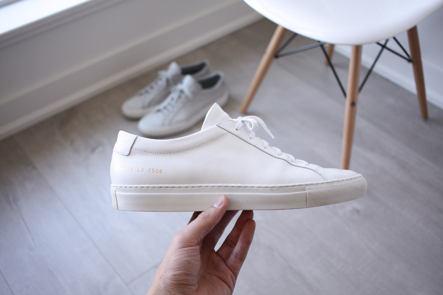 xu hướng thời trang - sneakers trắng - elle man