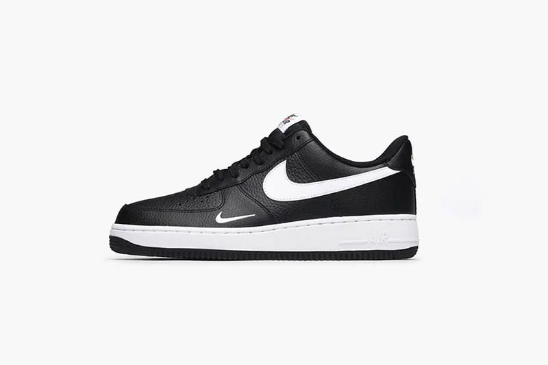 Bành trướng Logo: Xu hướng thời trang mới của làng giày sneakers
