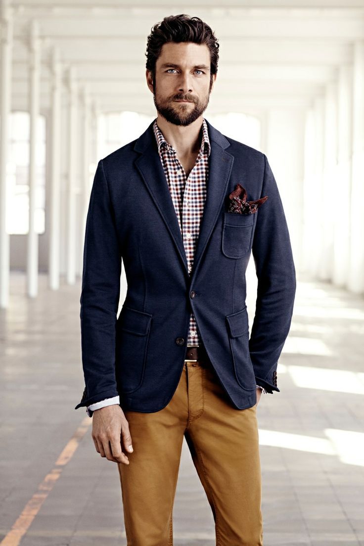 4 cách phối đồ với áo vest nam màu xanh-elle man8