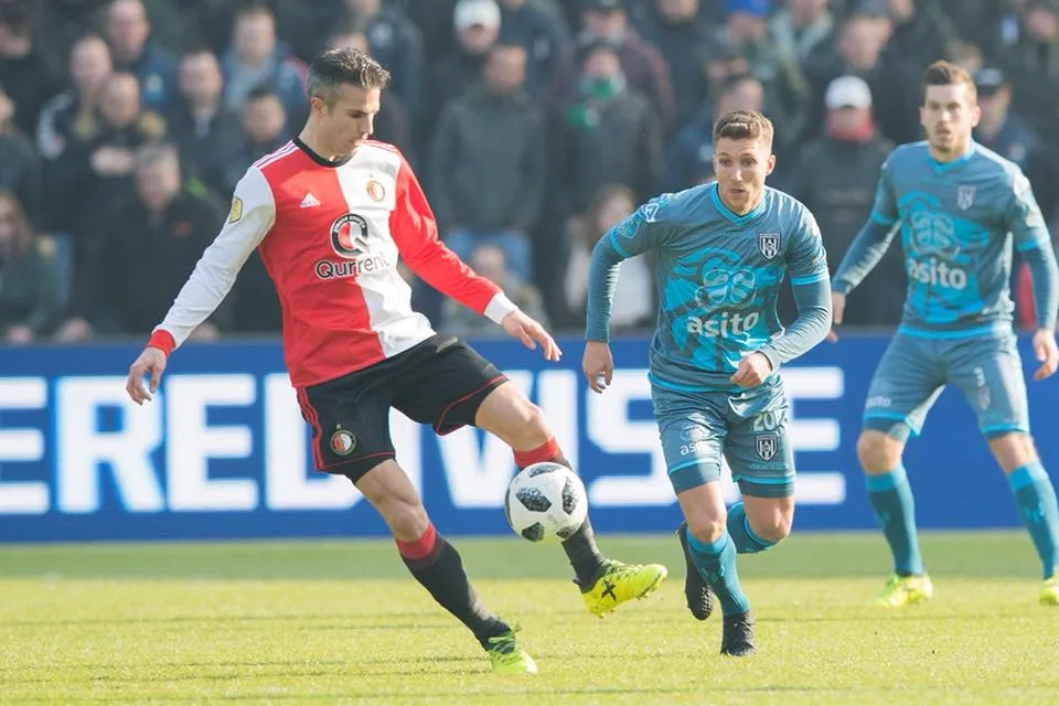 Robin van Persie - ELLE Man - 1