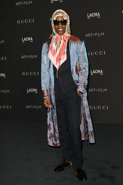 A$AP Rocky cực lầy với outfit unisex trên thảm đỏ của LACMA Art+Film Gala, Los Angeles, Mỹ. Ảnh: Highsnobiety