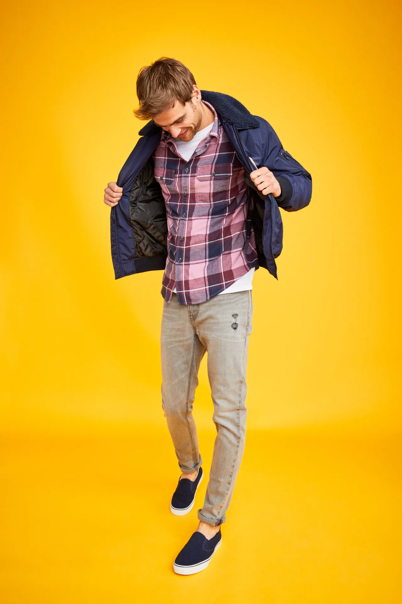phong cach phoi do denim old navy - elle man 2