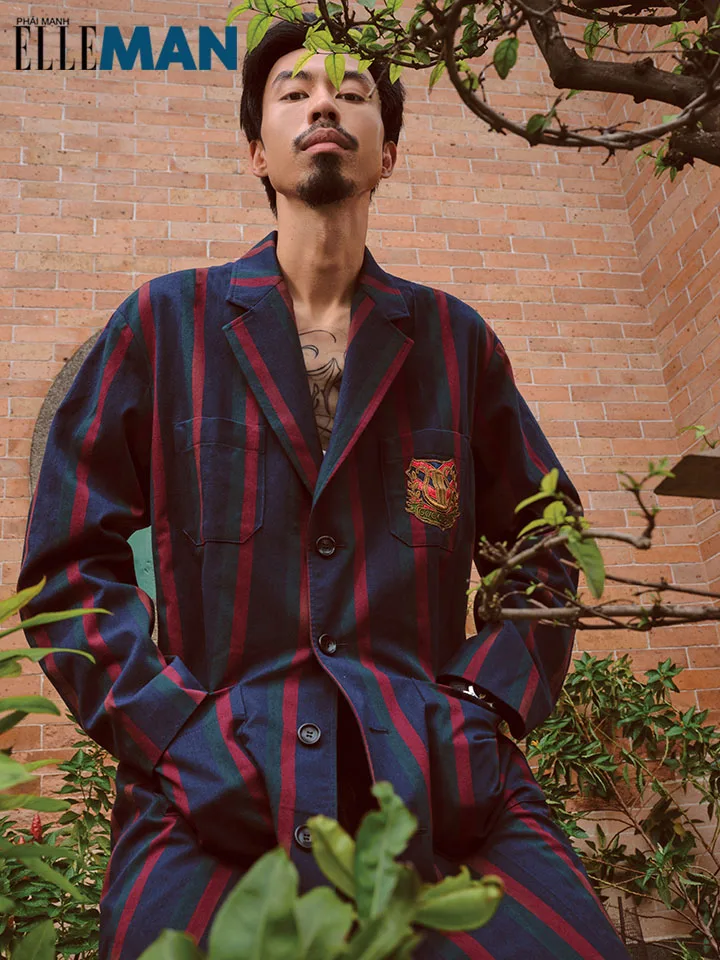 rapper Den Vau mac ao khoac Gucci dung sau tan cay - elle man