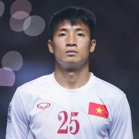 doi tuyen u23 viet nam - elle man bui tien dung hau ve