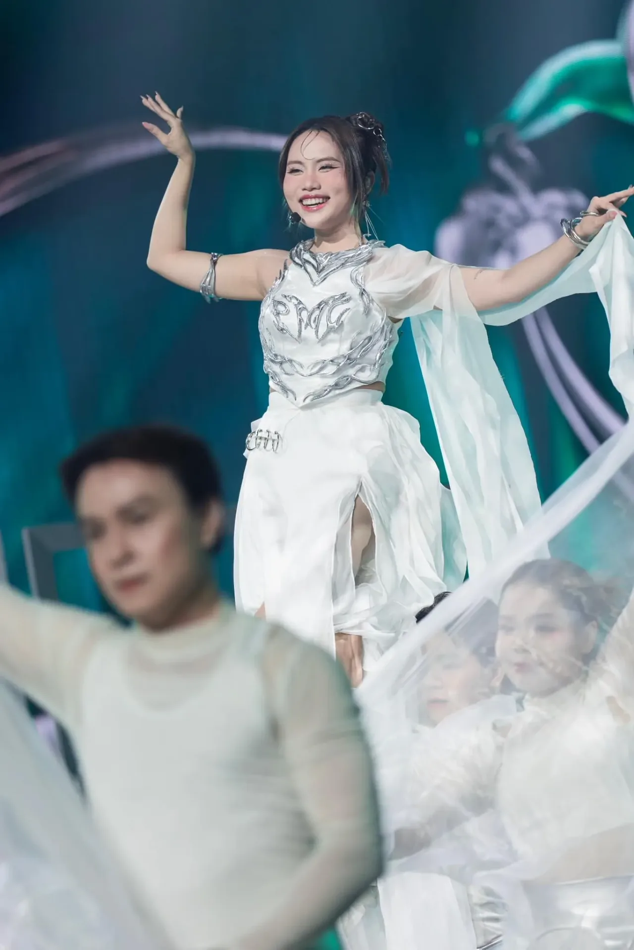 phương mỹ chi em xinh say hi
