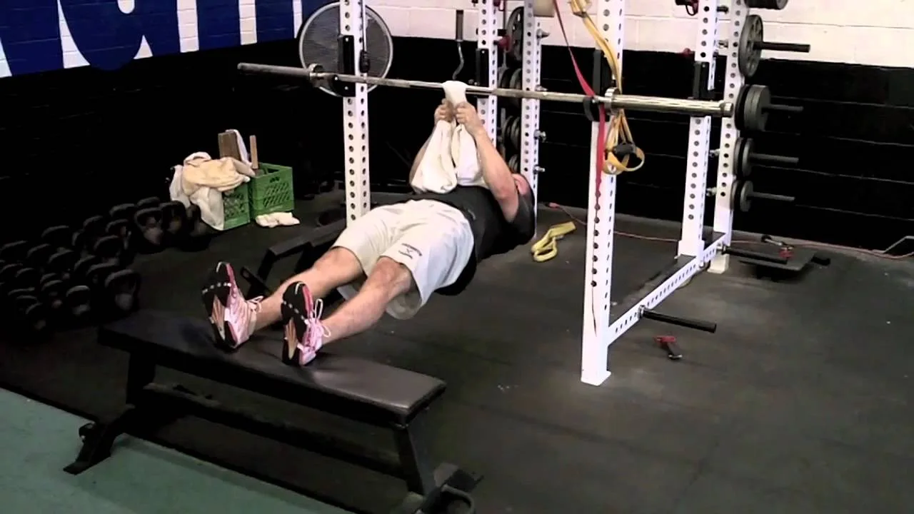 bài tập Towel Inverted Row Hold
