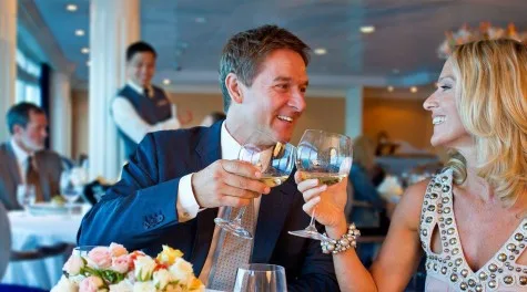 Suit luôn là sự lựa chọn hàng đầu Suit luôn là sự lựa chọn hàng đầu