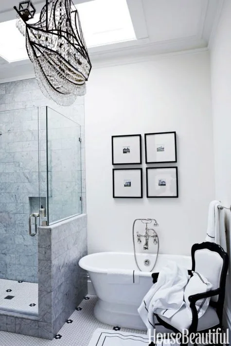 Chiếc đèn chùm mang đến sự xa hoa, tráng lệ