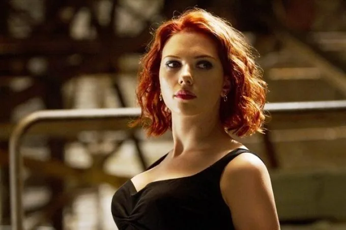 Scarlett Johansson - elle man 3