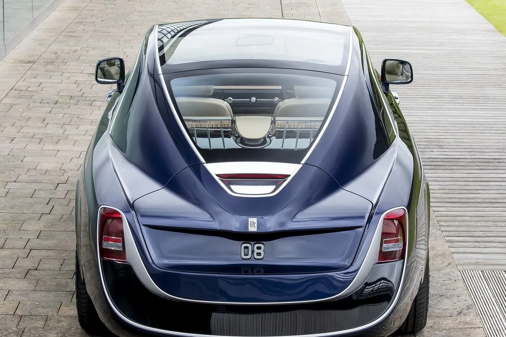 xe hoi rolls-royce sweptail - elle man 3