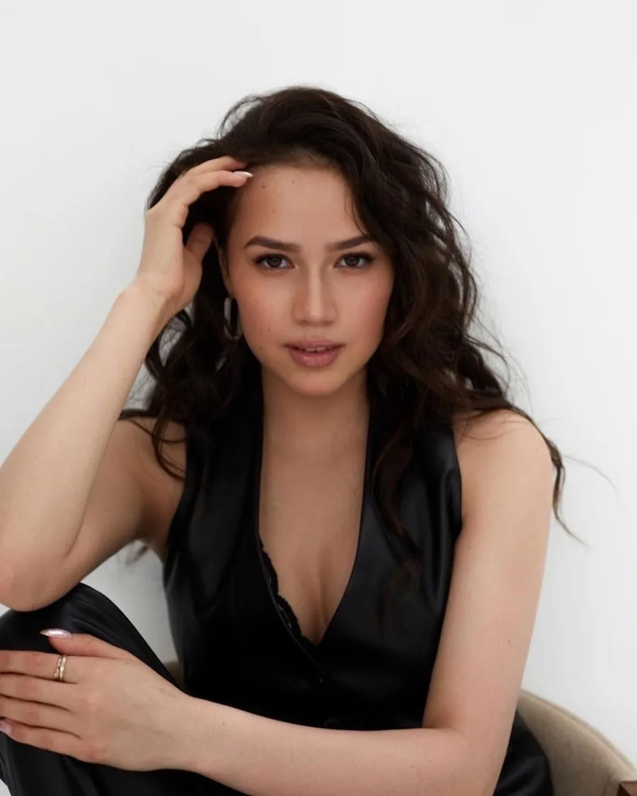 Alina Zagitova vận động viên