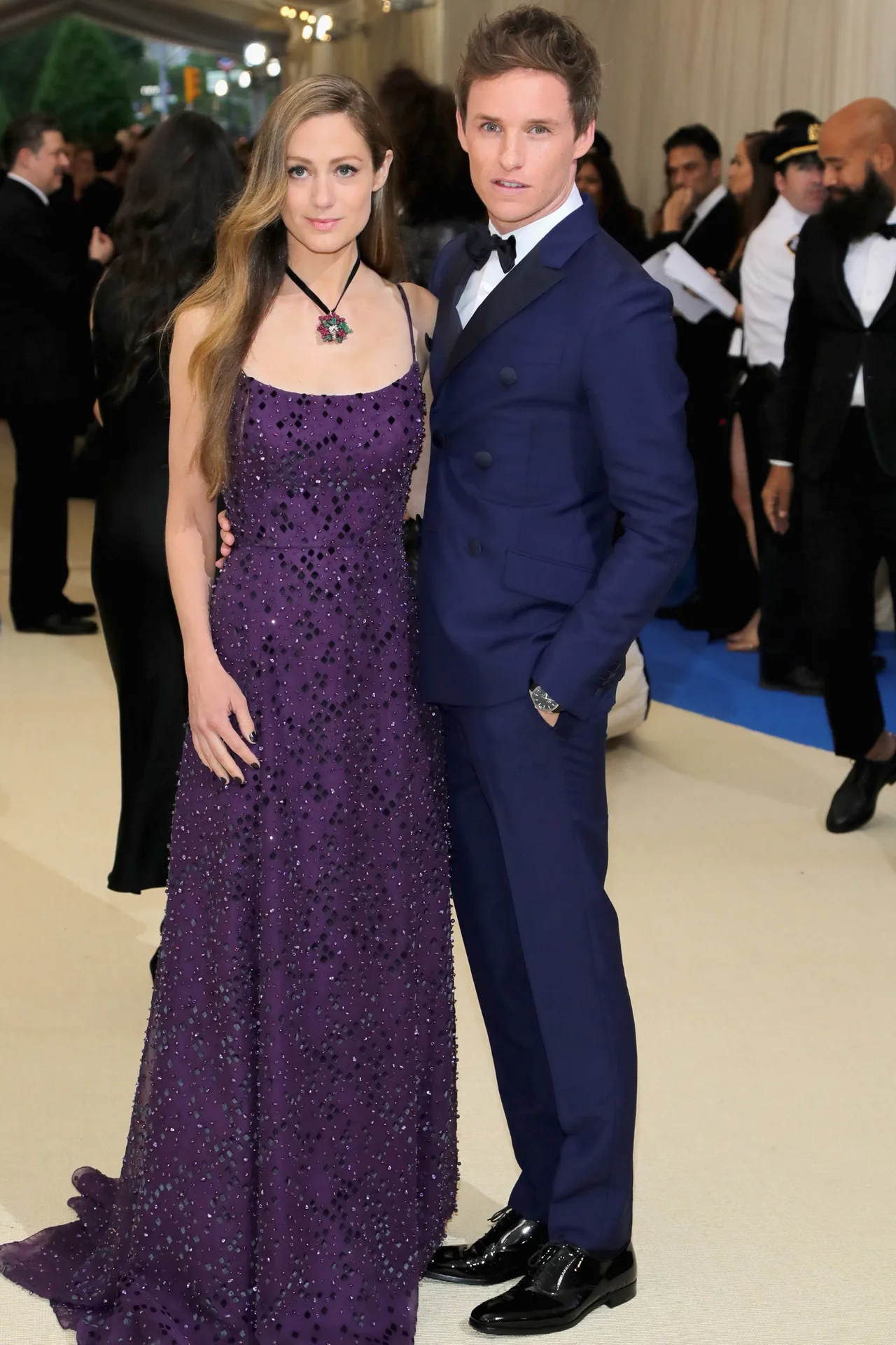 phong cach thoi trang met gala - eddie redmayne - elle man
