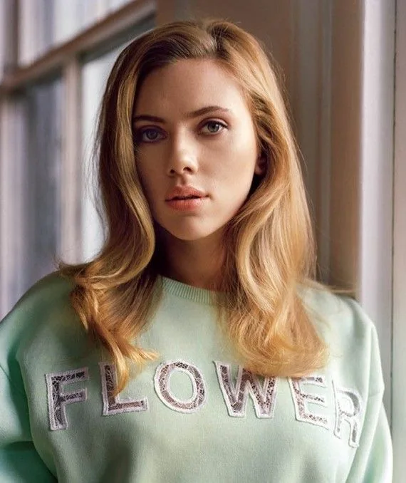 Scarlett Johansson - elle man 5