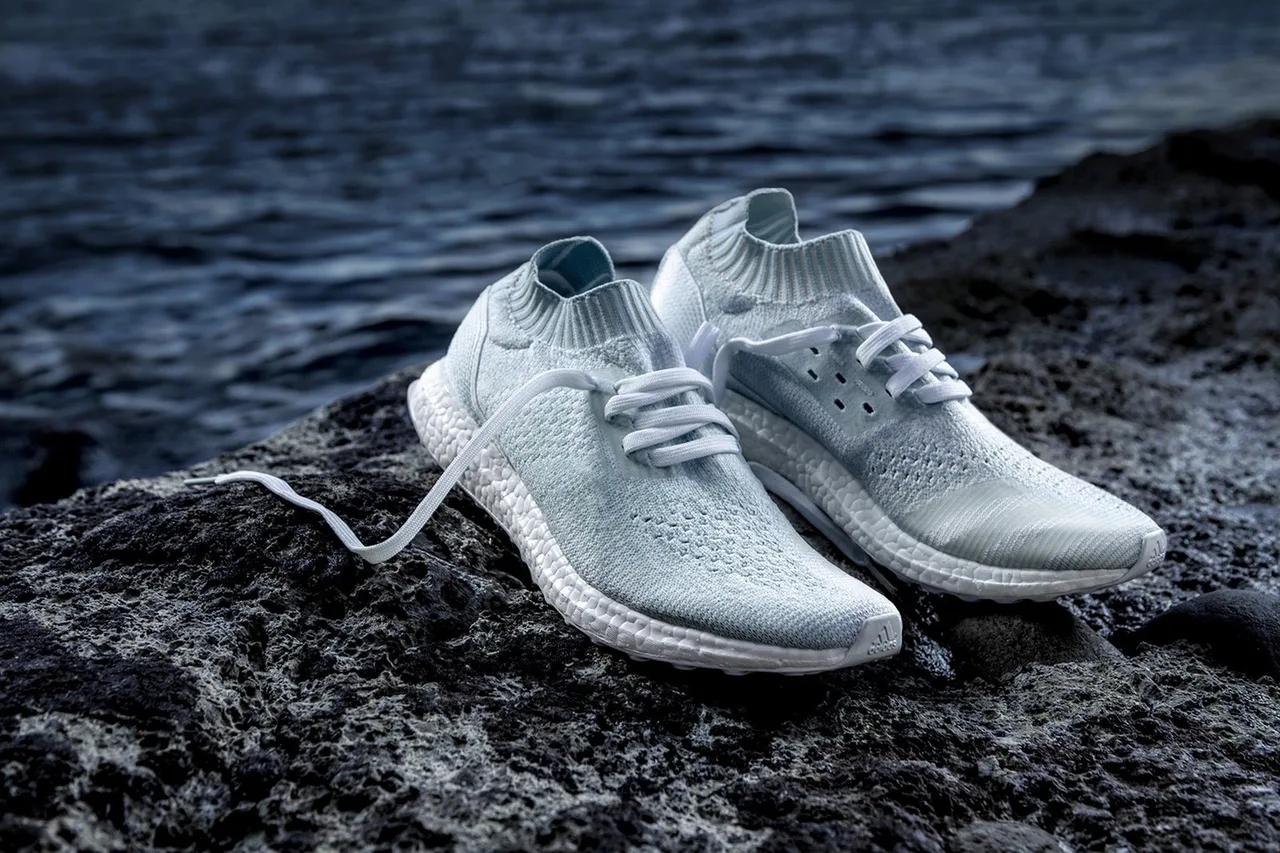 giay the thao tuan 1 thang 6.2017 - Parley x adidas UltraBOOST uncaged - elle man