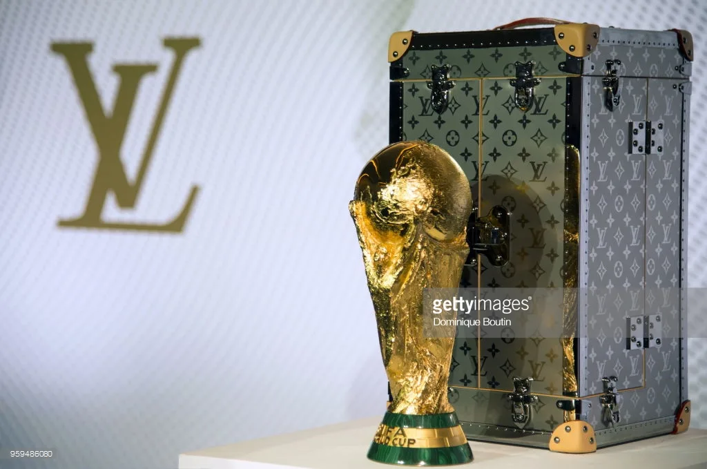 vali-world-cup-thuong-hieu-louis-vuitton 2 - elleman