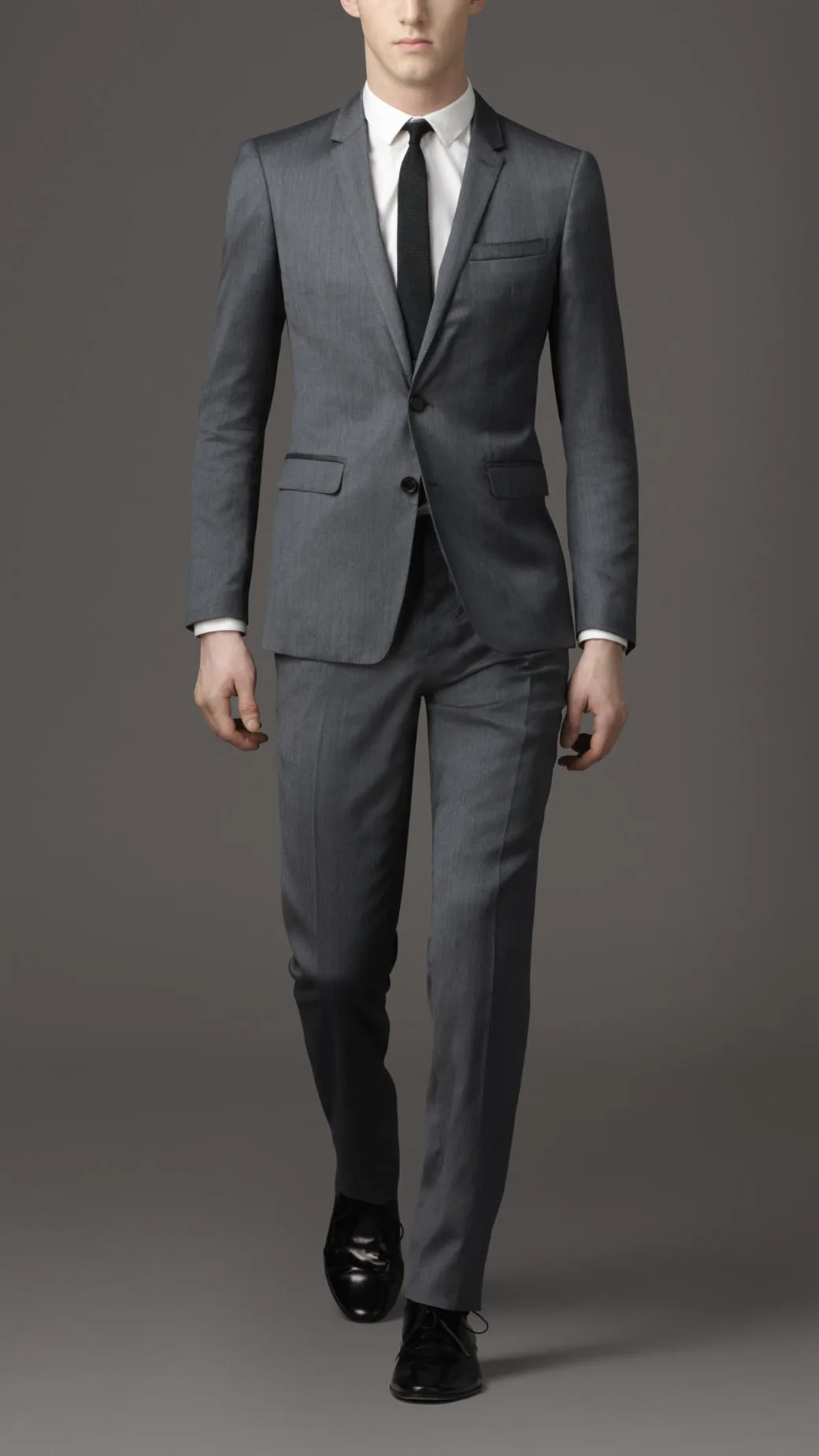 cử chỉ đôi tay khi mặc vest cử chỉ đôi tay khi mặc vest