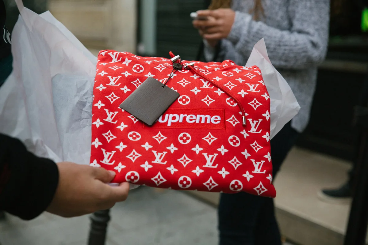 louis vuitton x supreme - paris- elle man 5