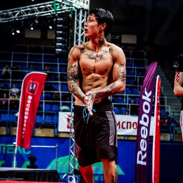 Quái vật thể hình Chris Heria
