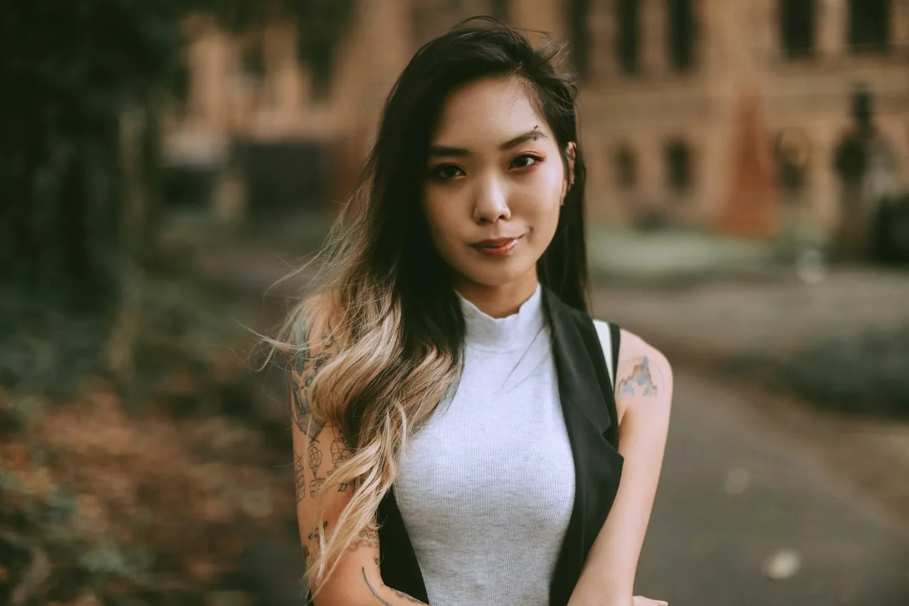 phụ nữ xinh xắn